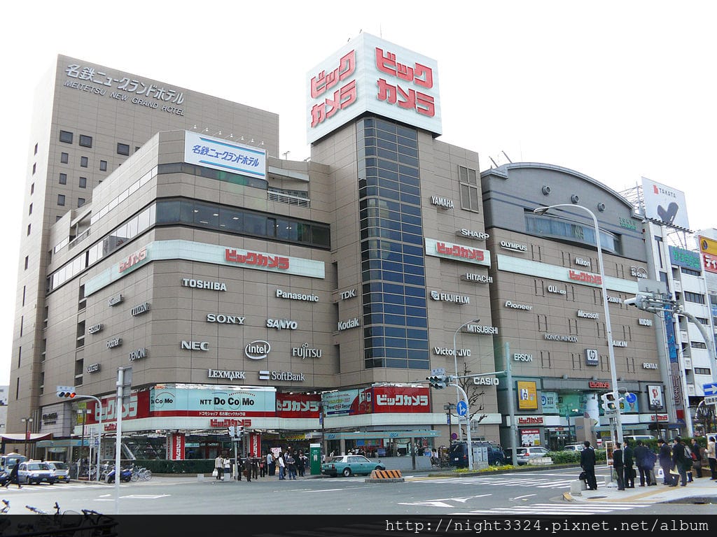 1024px-Bic_Camera_Nagoya_Ekinishi