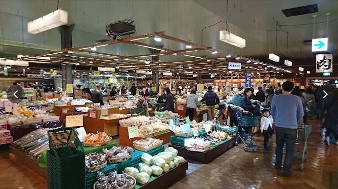 (日本-仙台)走進「仙台的廚房」!仙台朝市深度旅遊:感受在地煙火氣,一場屬於旅人的海味盛宴。仙台美食推薦/日本海產生魚片/日本旅遊推薦 - 第5張圖 (日本-仙台)走進「仙台的廚房」!仙台朝市深度旅遊:感受在地煙火氣,一場屬於旅人的海味盛宴。仙台美食推薦/日本海產生魚片/日本旅遊推薦