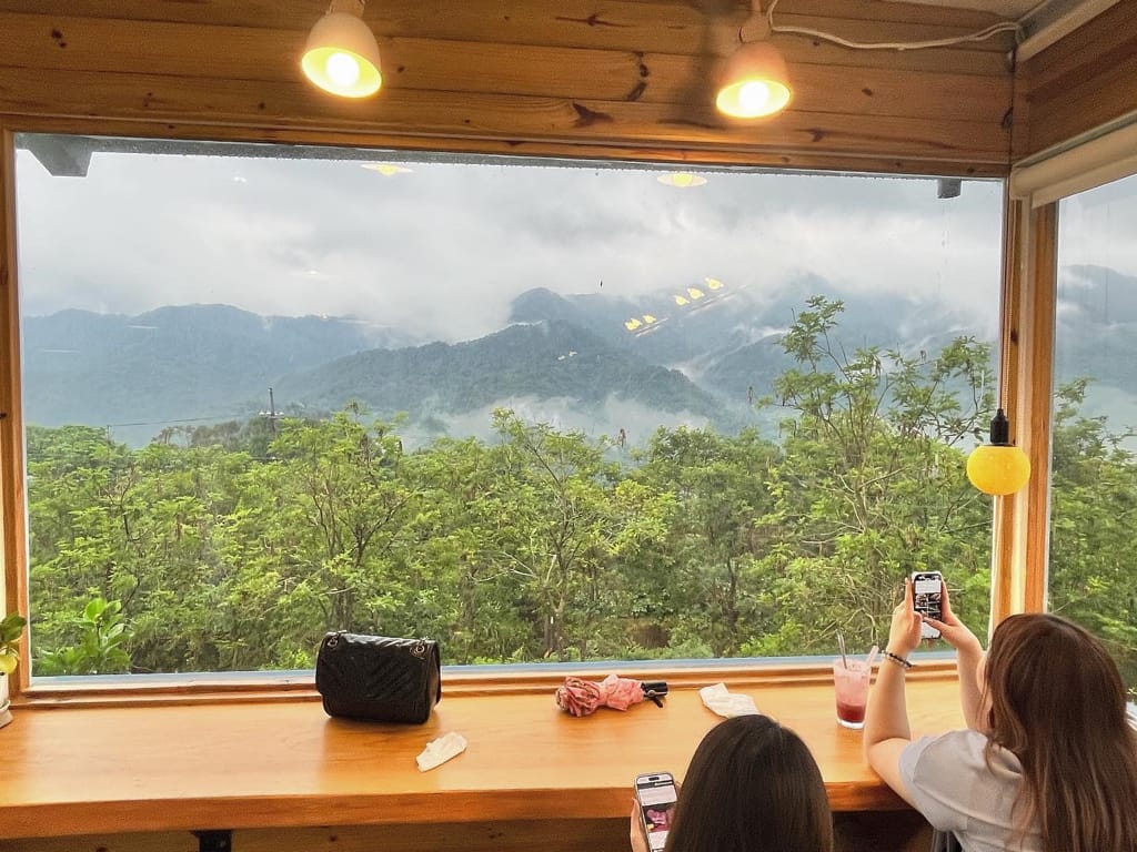 新竹景點 | 日木花園Gao Garden:坐擁 270 度夢幻雲海!超美藍白玻璃屋,彷彿漫步在雲端 - 第5張圖 新竹景點 | 日木花園Gao Garden:坐擁 270 度夢幻雲海!超美藍白玻璃屋,彷彿漫步在雲端