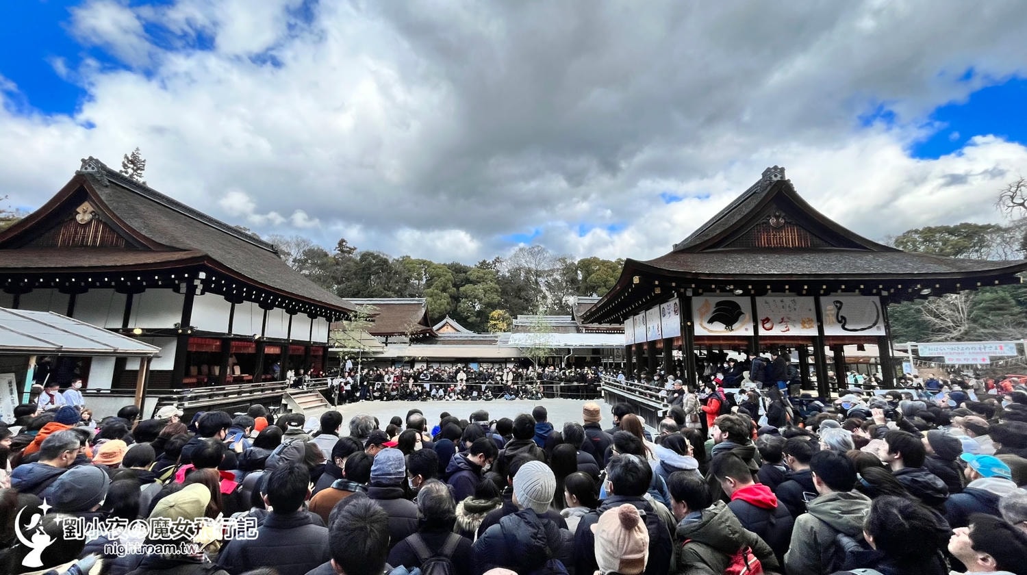 (日本-京都)【京都深度旅遊】下鴨神社「蹴鞠」祭典:穿過朱紅鳥居,親見平安貴族優雅運動,順訪旅人必拜「護腳神社」! - 第5張圖 (日本-京都)【京都深度旅遊】下鴨神社「蹴鞠」祭典:穿過朱紅鳥居,親見平安貴族優雅運動,順訪旅人必拜「護腳神社」!